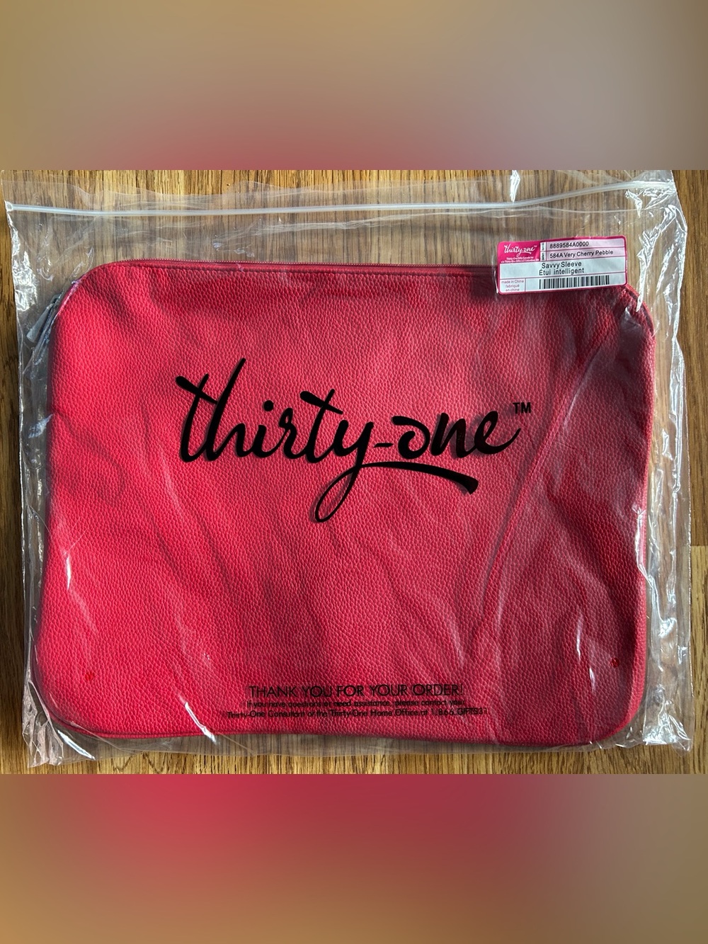 Thirty-One Savvy Sleeve Laptop Case - Very Cherry Pebble